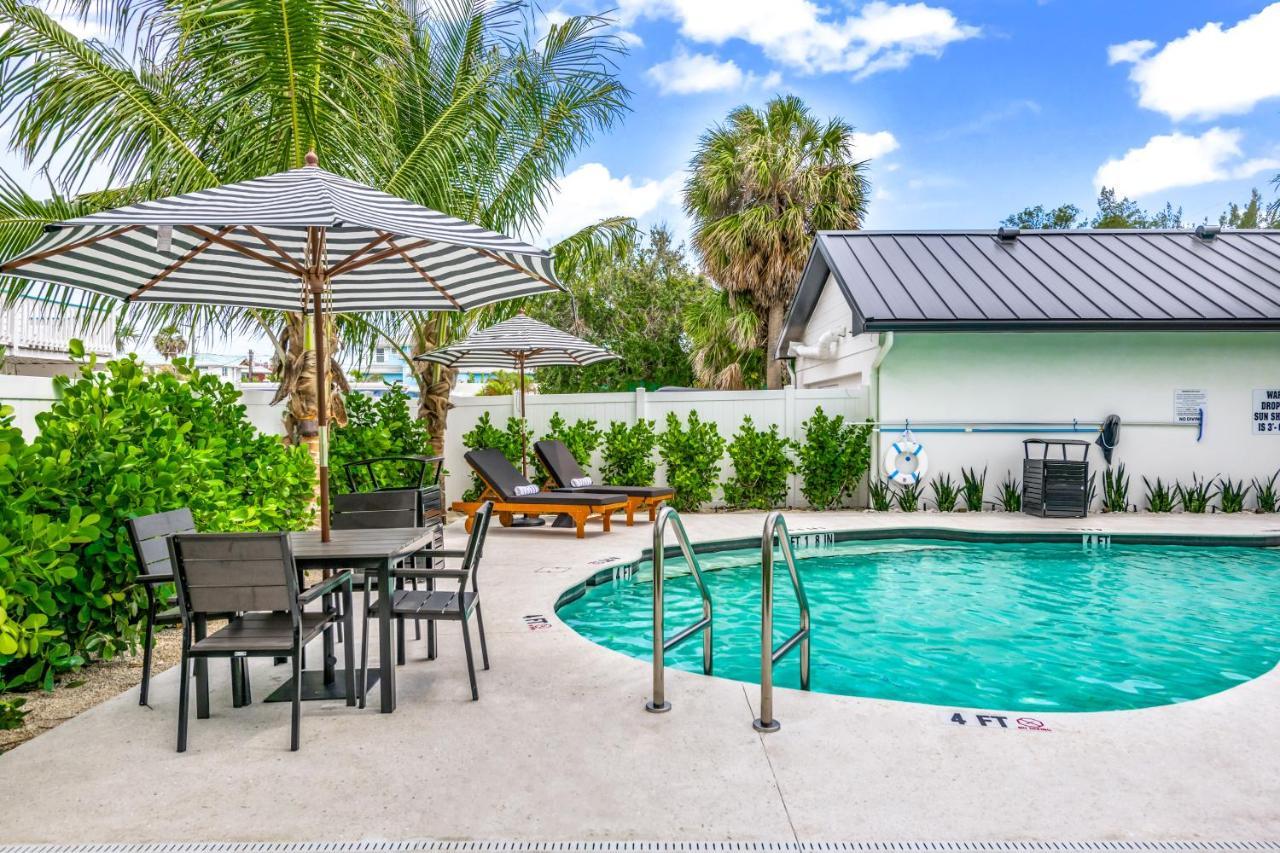 The Retreat At Anna Maria Island Inn برادنتون بيتش المظهر الخارجي الصورة